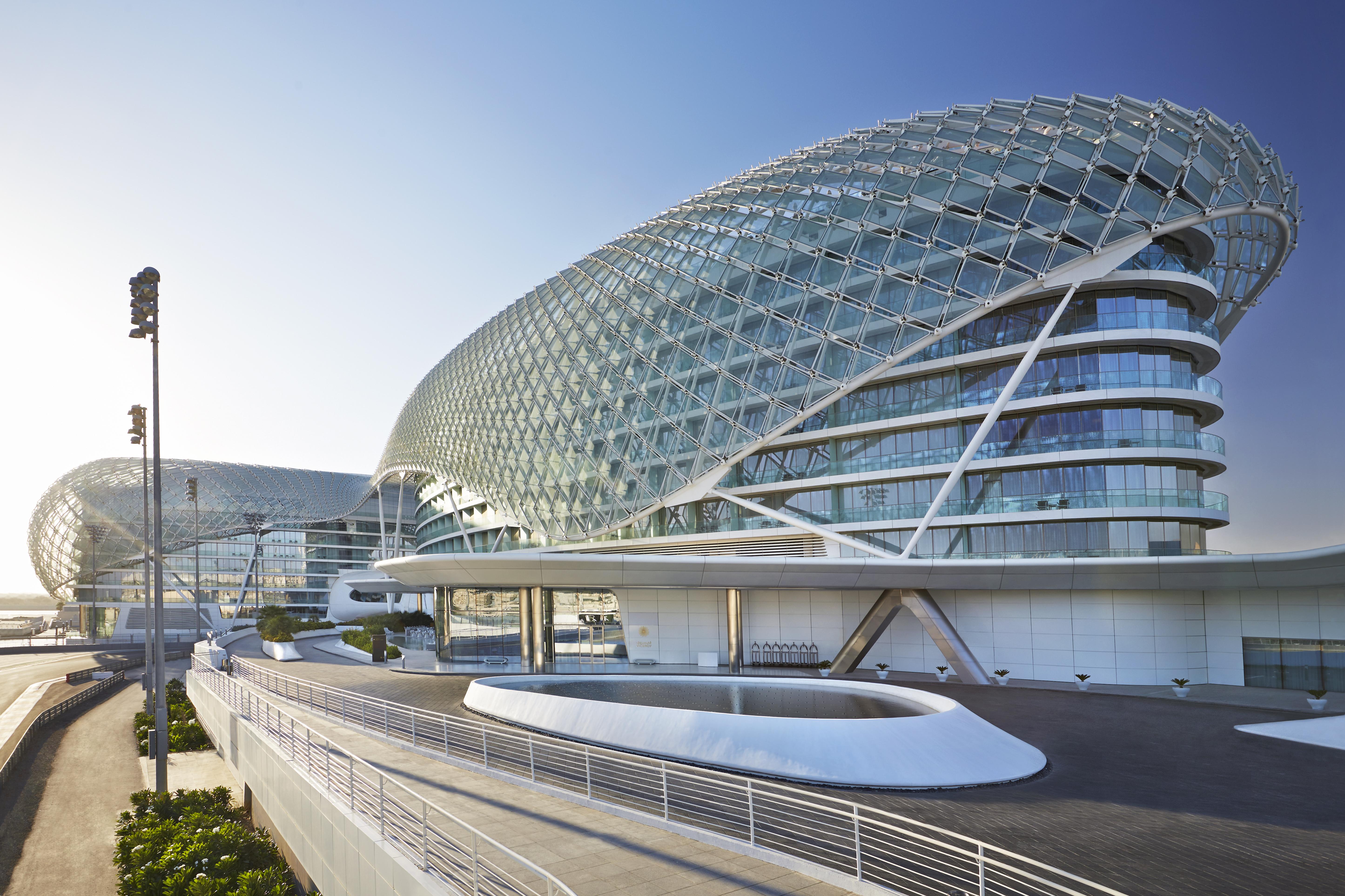 Яс г. Отель яс Абу Даби. Yas Viceroy в Абу-Даби.. Архитектура Абу Даби современная.