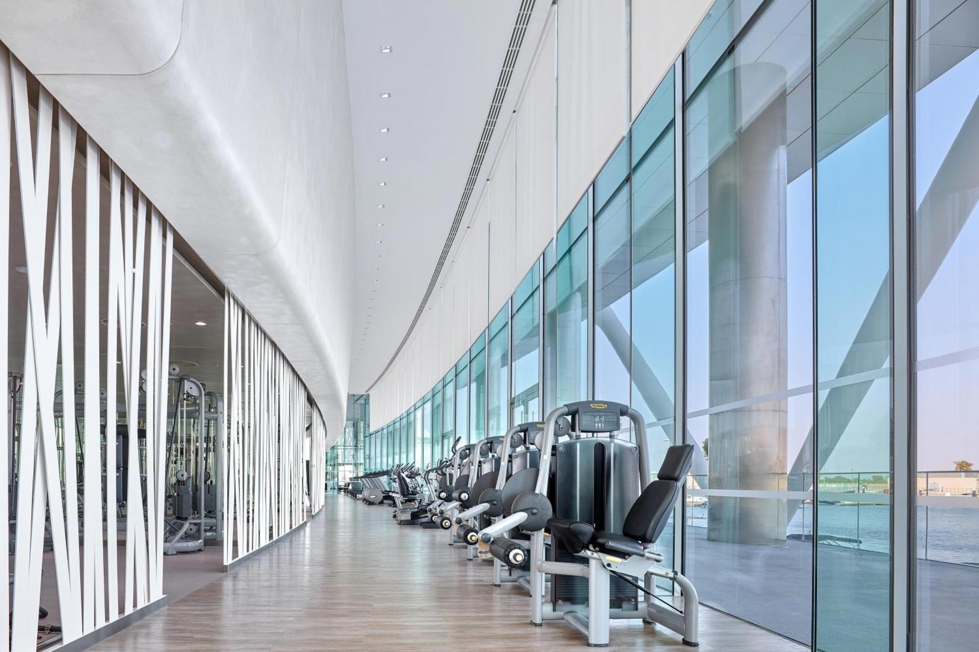 Отель W Abu Dhabi - Yas Island Экстерьер фото The gym at The Shard